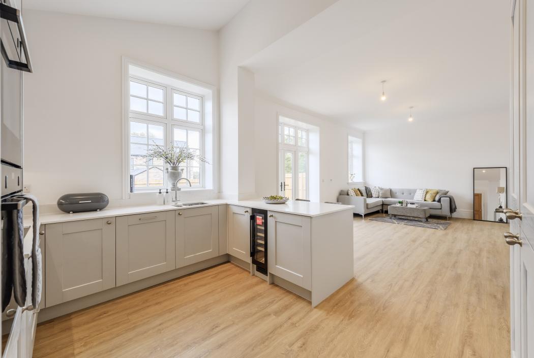 Kitchen/dining/family room 